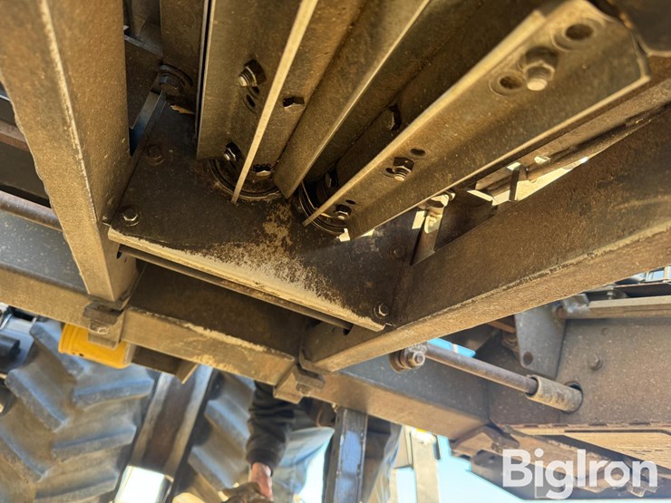 2013-agco-3000-image-17