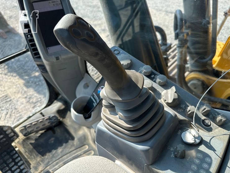 2018-deere-350g-lc-image-19