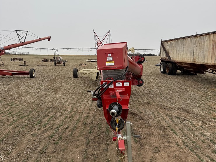 farm-king-1385-auger-w/swing-out-hopper-image-2