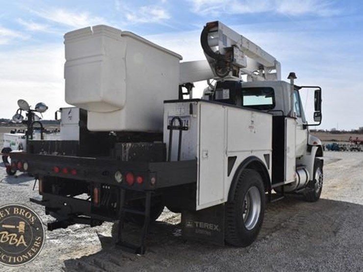 2012-international-durastar-4300-image-5