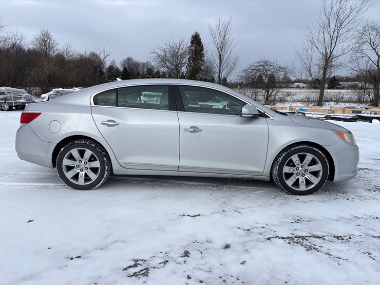 #1114-•-2010-buick-lacrosse-passenger-car-image-3