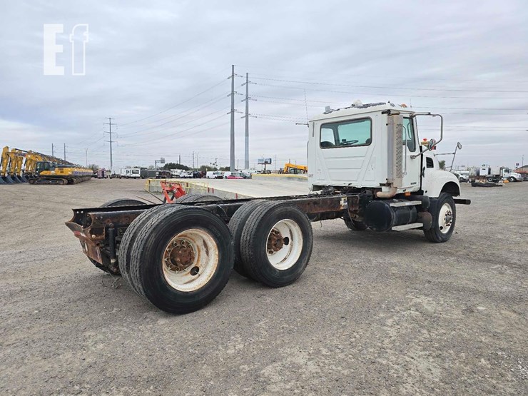 2007-mack-granite-cv713-image-3