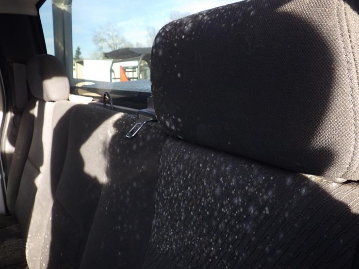 2012-chevrolet-3500-image-21