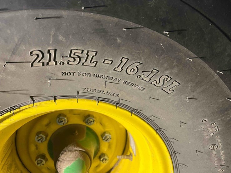 john-deere-561m-image-26