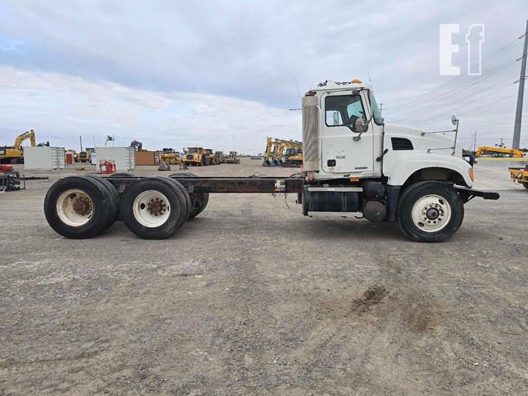 2007-mack-granite-cv713-image-6