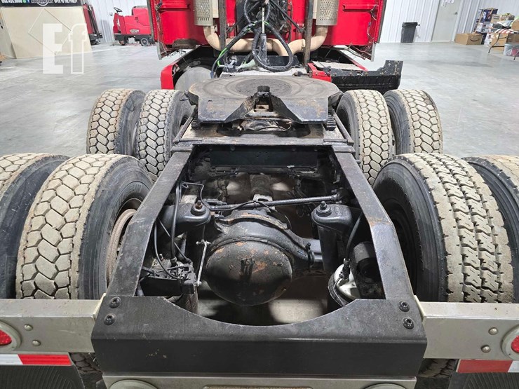 2008-peterbilt-386-image-23