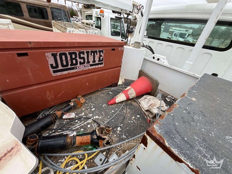 2018-freightliner-m2-106-image-27