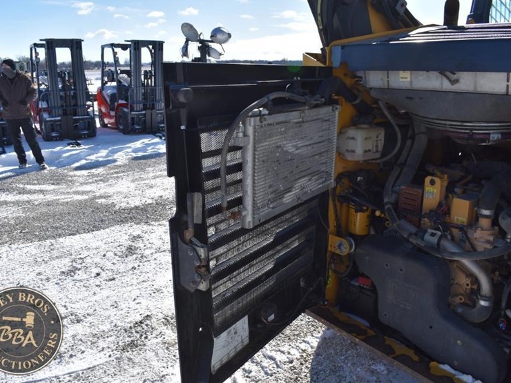 2020-caterpillar-289d3-image-40