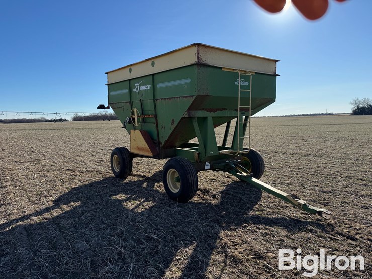 demco-gravity-wagon-image-3