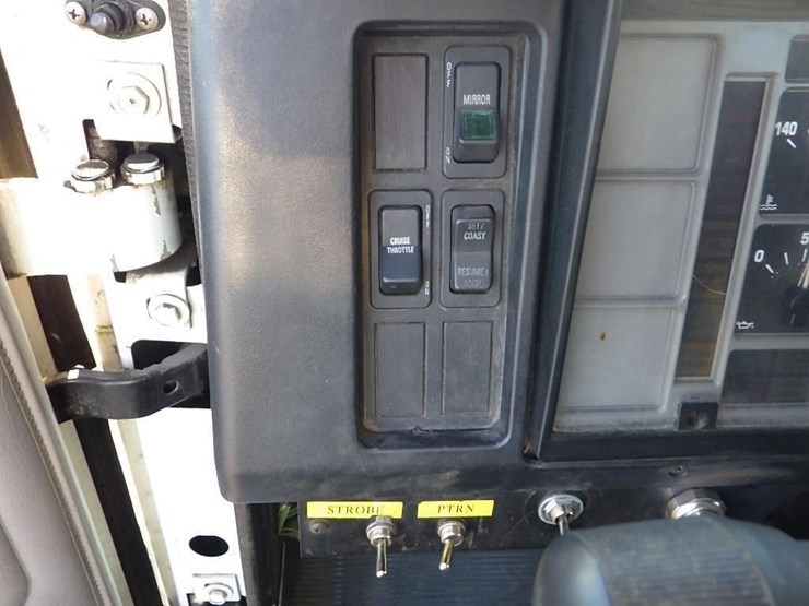 2000-international-4700-image-24