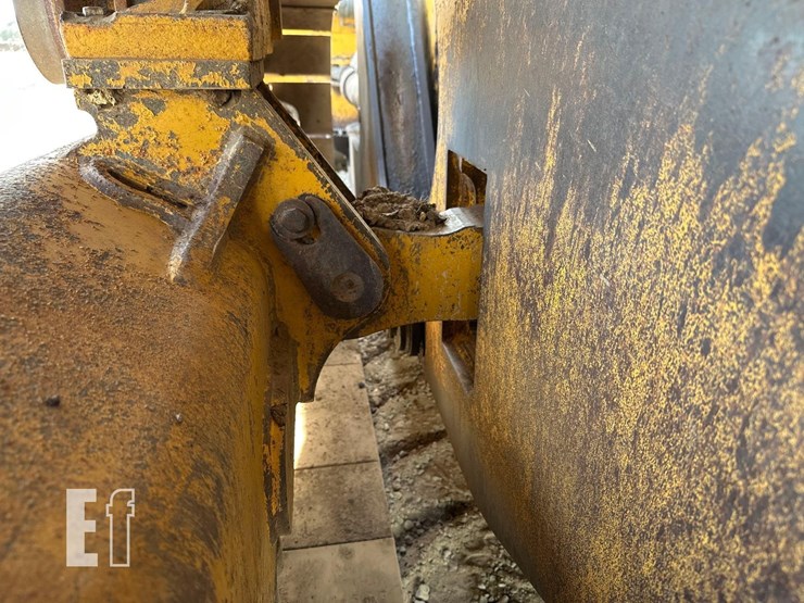 2012-deere-850k-xlt-image-31