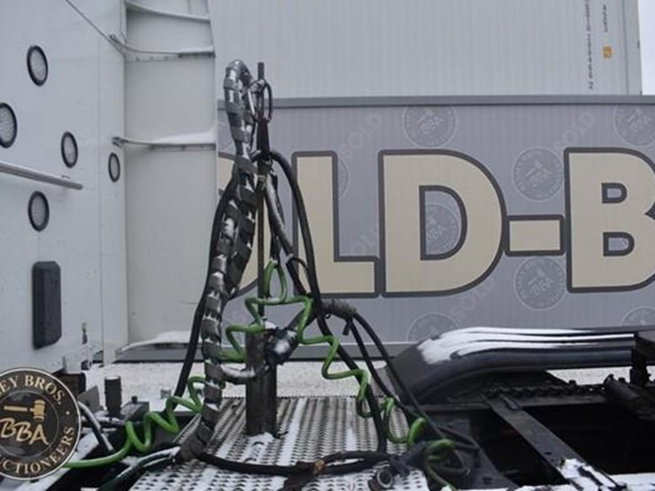 2015-peterbilt-579-image-23