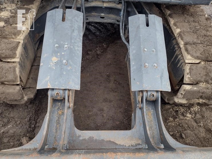 case-cx145d-msr-image-23