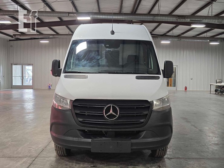 2019-mercedes-benz-sprinter-4500-image-7