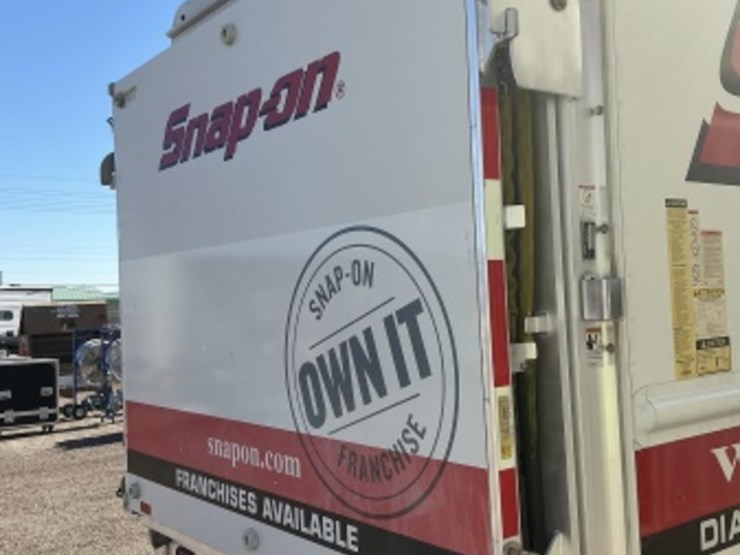 2018-freightliner-mt55-image-10