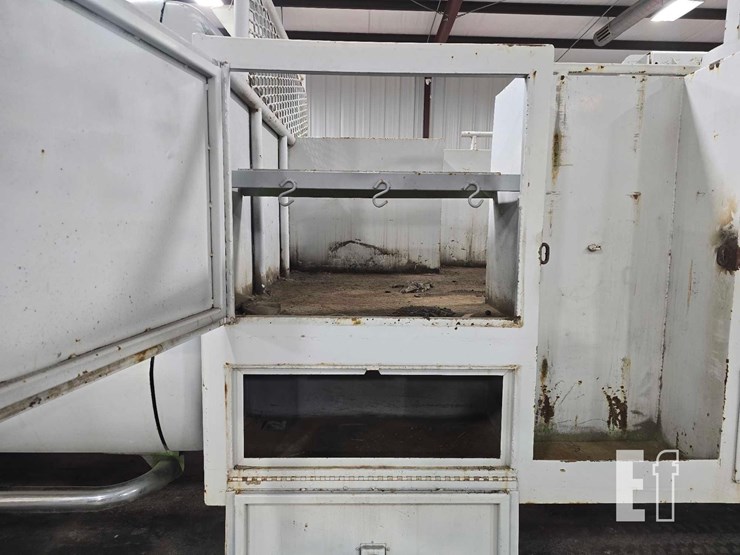 1999-ford-f550-image-17