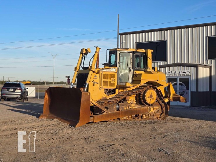 2007-caterpillar-d6r-image-1