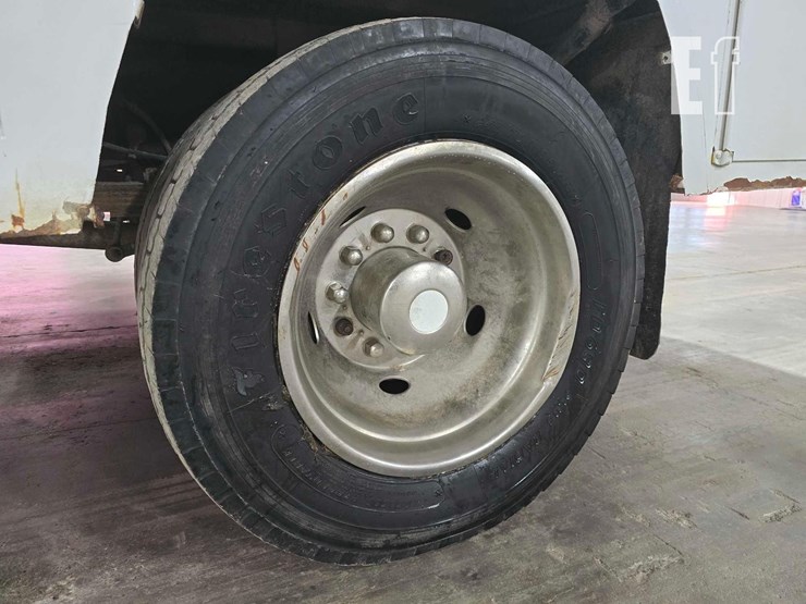 2006-ford-f550-image-22