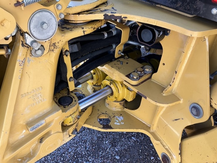 caterpillar-420d-image-14