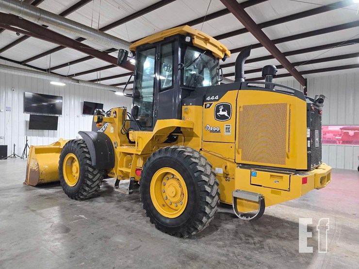 2022-deere-444-p-tier-image-4