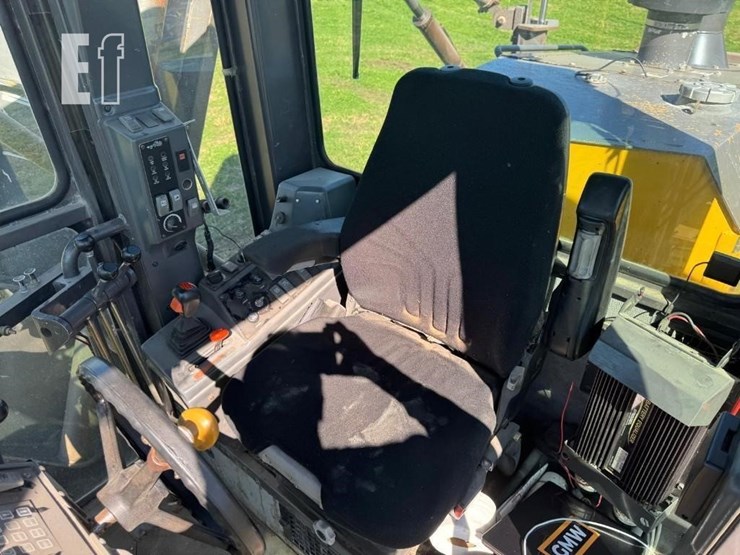 2003-volvo-g746b-image-18