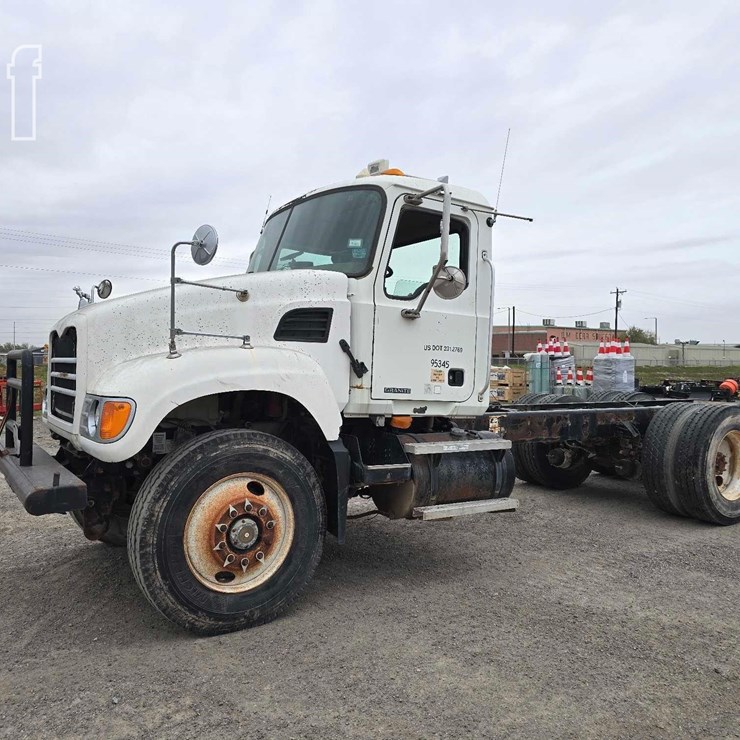 2007 MACK GRANITE CV713