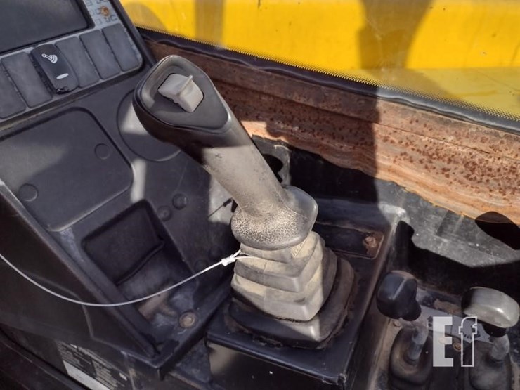 2017-jcb-510-42-image-8