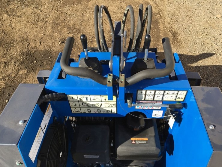 2025-agt-mx-mrw14-stand-on-compact-utility-loader,-image-6