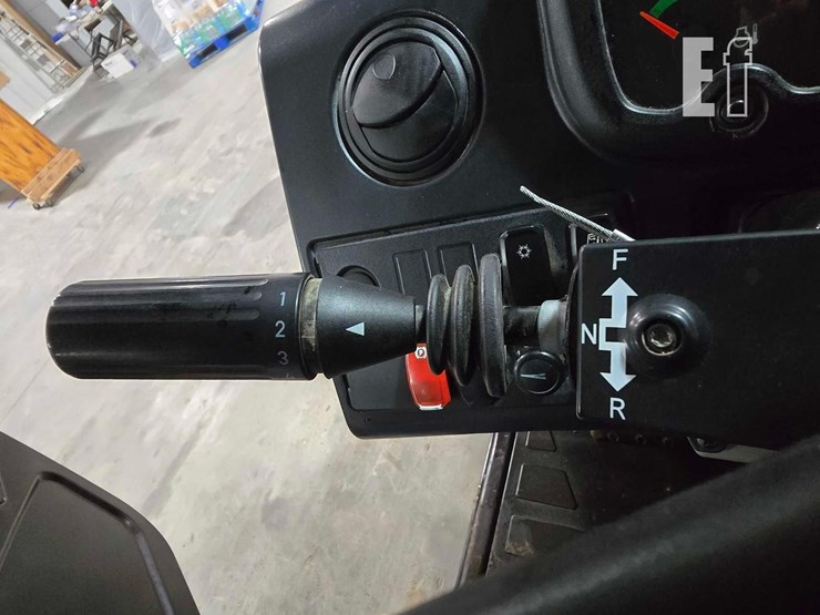 2018-caterpillar-tl1255d-image-21