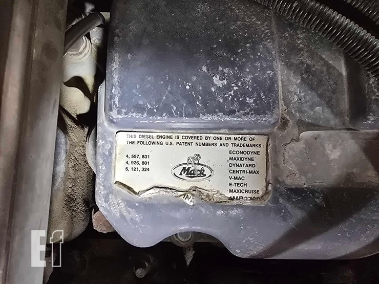 2005-mack-vision-cxn613-image-11