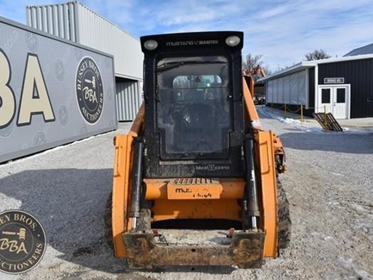 2020-mustang-2550rt-image-21