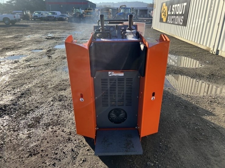 2025-hurricane-hrc700-mini-compact-track-loader-image-5