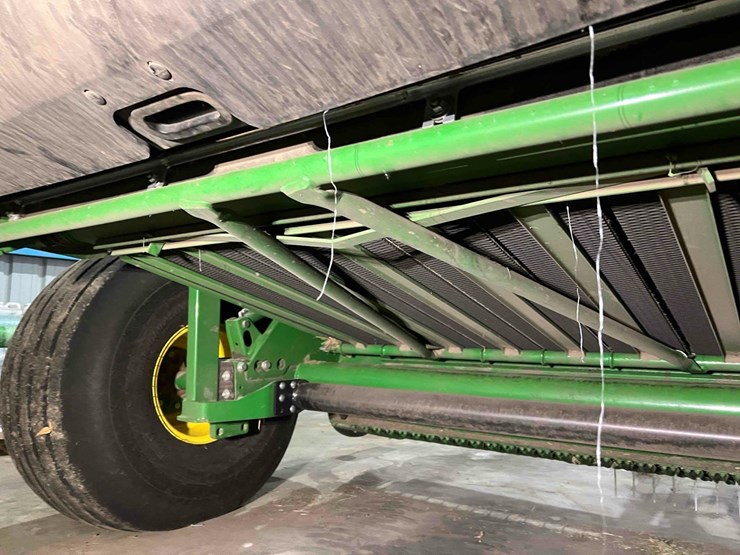 john-deere-561m-image-16