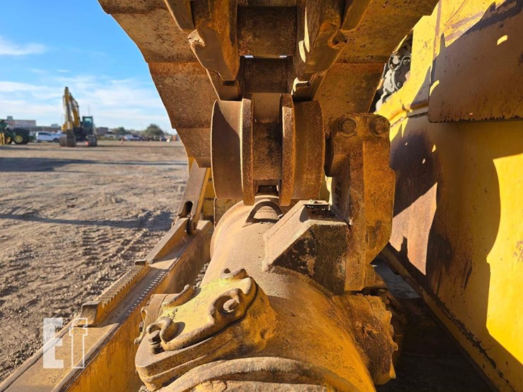 2007-caterpillar-d6r-image-24