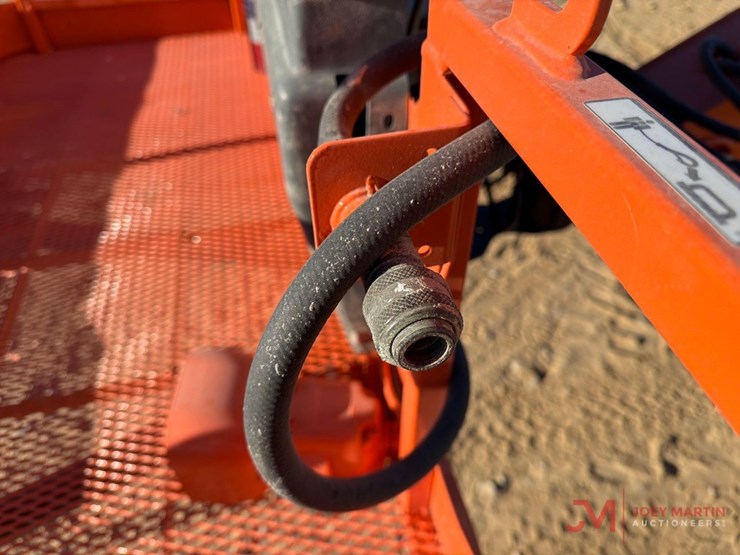 2015-jlg-600s-image-10