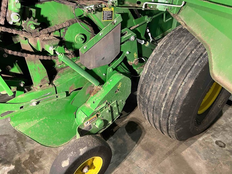 john-deere-561m-image-11