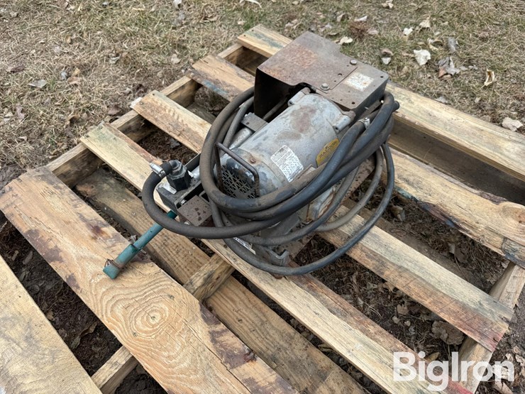 john-blue-chemigation-pump-image-1