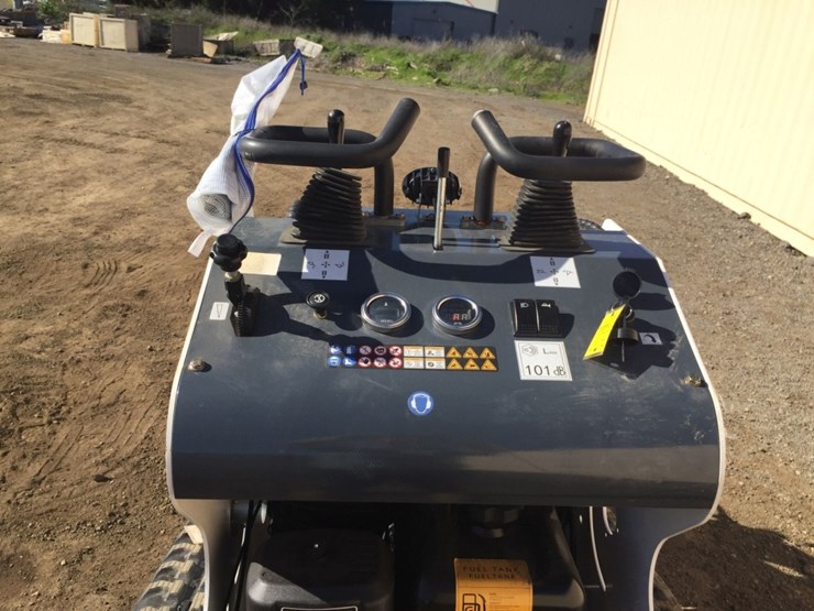 unused-2025-digswift-dss40-stand-on-compact-track-image-6