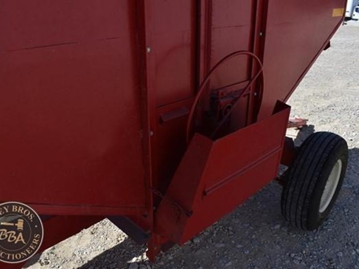 250-bu-gravity-wagon-38940-image-16