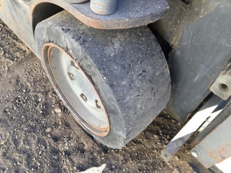 crown-sc4040-40-3-wheel-industrial-forklift,-image-8