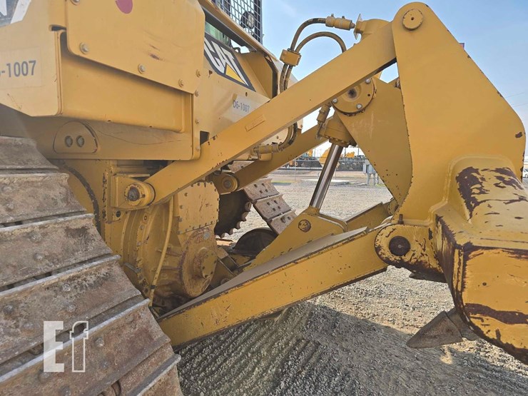 2012-caterpillar-d6t-xw-image-23