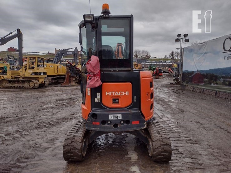 2014-hitachi-zx35u-image-4