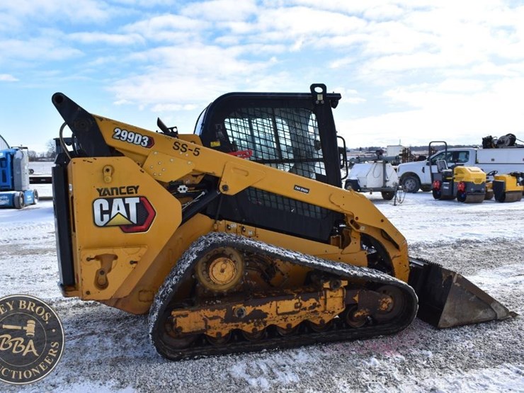 2020-caterpillar-299d3-image-13