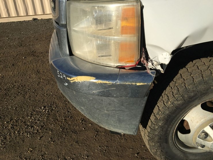 2012-chevrolet-3500hd-image-19