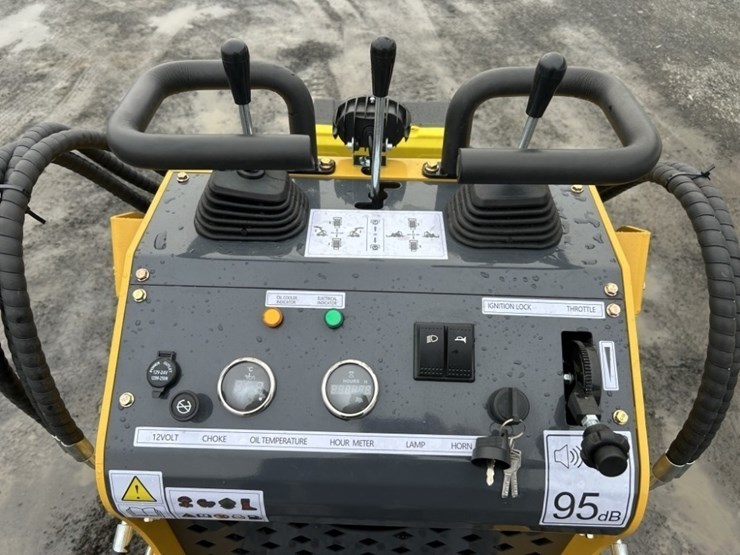 2025-sdlanch-sdll60-mini-compact-track-loader-image-21