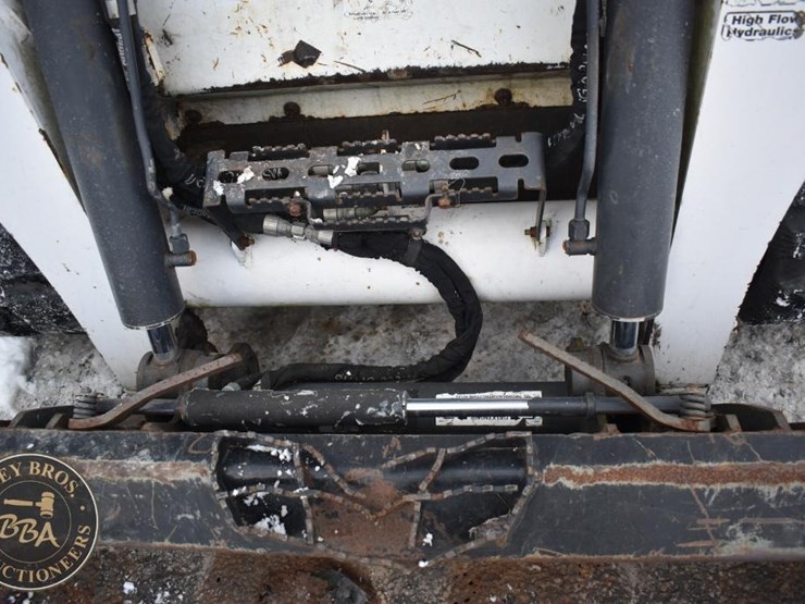 2021-bobcat-t870-image-10