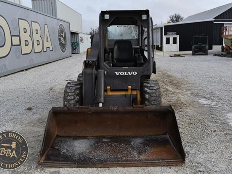 2011-volvo-mc115c-image-8