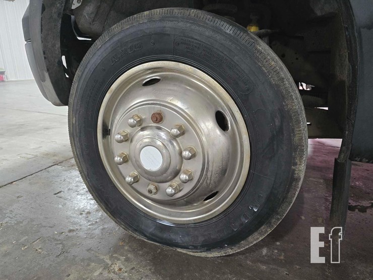 2006-ford-f550-image-21