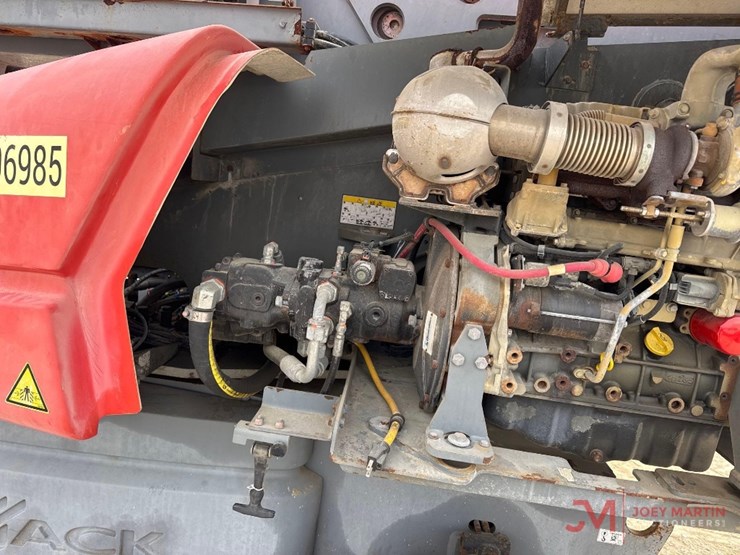 2018-skyjack-sj66t-image-17