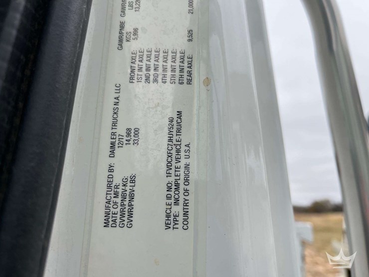 2018-freightliner-m2-106-image-3